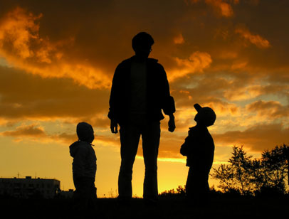 father with children sunset 2