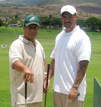 hisp-dad-adult-son-golf